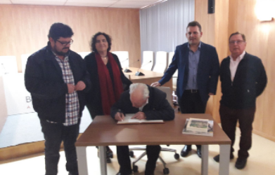 Josep Almudéver conta la seua experiència en una Casa de Cultura de gom a gom